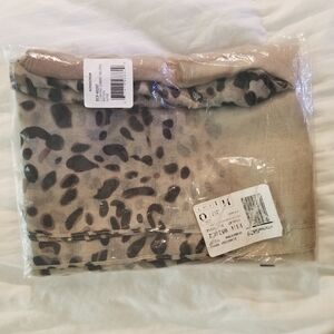 NWT Nordstrom Leopard Oblong gauzy wrap scarf 80"×30"